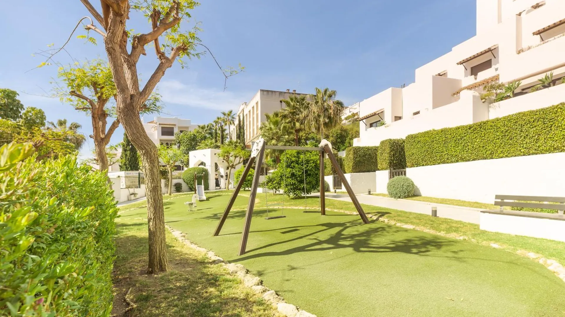 Full Apartment With Private Pool Estepona 0*,  Španělsko